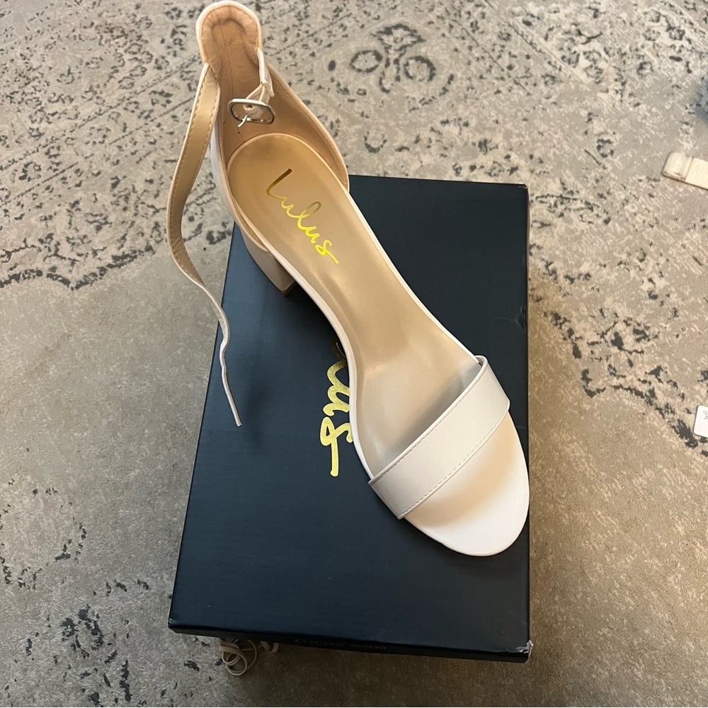 Lulus Size 10 white heels - Brand New